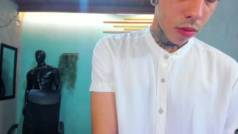 Snapshot of jharol_cardona chatting on December 4, 1:25 am Jharol  online show from December 4, 1:25 am