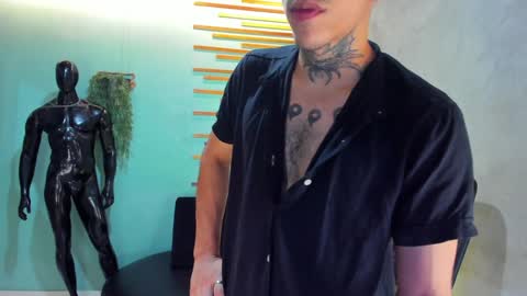 Snapshot of jharol_cardona chatting on December 10, 1:29 am Jharol  online show from December 10, 1:29 am
