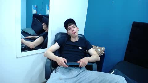 Jheampiero online show from November 4, 2:18 pm