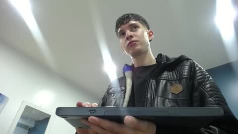 Jheampiero online show from November 25, 12:40 pm