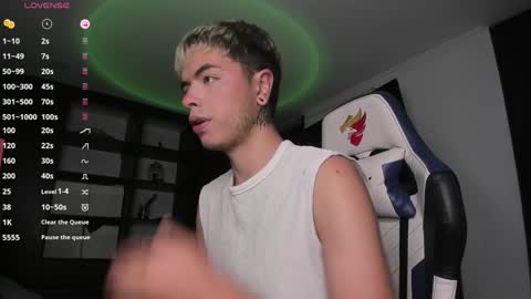 Snapshot of jhn_morghan chatting on December 27, 6:46 am Morghan online show from December 27, 6:46 am