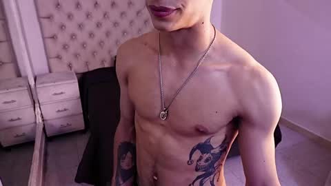 jhoanleandro online show from May 18, 10:03 pm