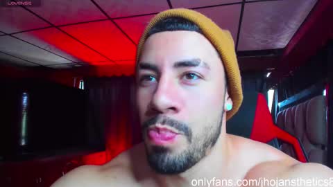 Jhojan Strong  online show from October 9, 8:25 pm