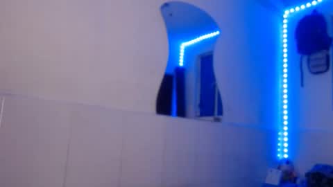 Snapshot of jhon_hot09 chatting on October 13, 4:35 pm jhon_hot09 online show from October 13, 4:35 pm