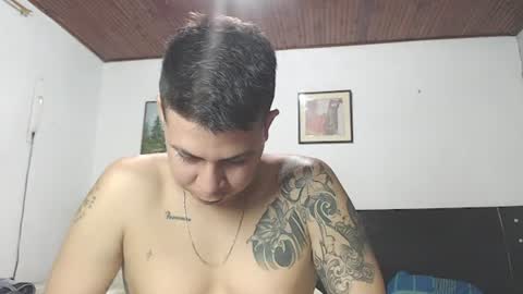 Snapshot of jhon_tommy chatting on January 10, 12:27 am jhon tommy online show from January 10, 12:27 am