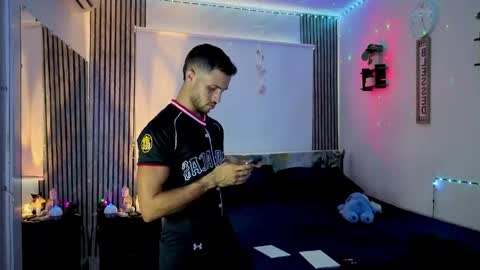 jhonny online show from June 1, 5:35 pm