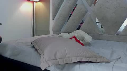 jhonny online show from February 13, 9:31 pm