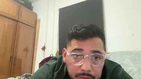 jhonny_jey online show from April 17, 6:43 pm