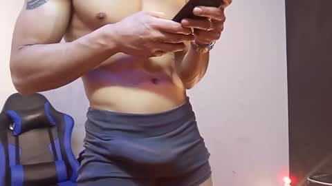 jhonny_thes28 online show from February 12, 10:05 pm
