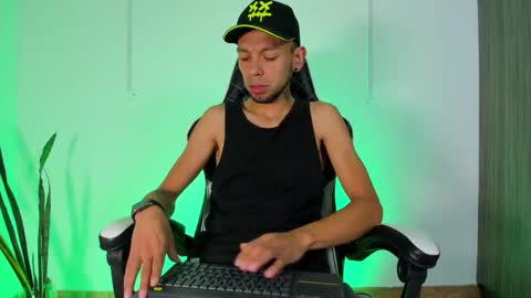 Snapshot of jhors_silv chatting on October 13, 11:55 pm Jhors online show from October 13, 11:55 pm