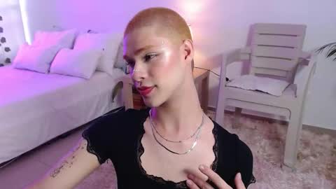 Jhuan Nhez online show from September 19, 10:20 pm