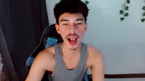 Snapshot of jim_cumxx chatting on October 5, 7:56 am JIMBOY online show from October 5, 7:56 am