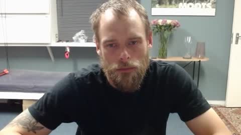 JamesJan van Rebel online show from October 8, 4:28 am