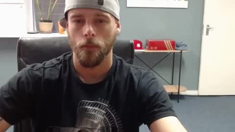 JamesJan van Rebel online show from December 8, 5:29 am