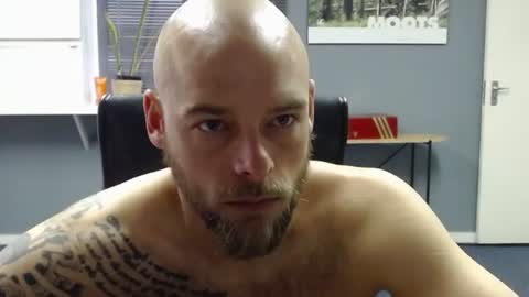 JamesJan van Rebel online show from December 21, 6:19 am