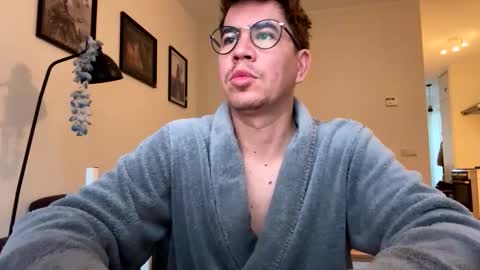 jjd8 online show from October 25, 7:10 am