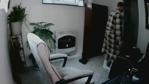 kilroy online show from December 3, 2:27 pm