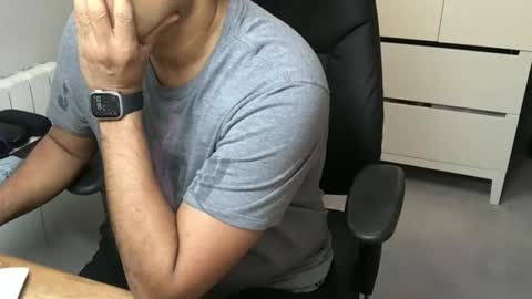 Snapshot of joeshades21 chatting on January 22, 9:24 am joeshades21 online show from January 22, 9:24 am