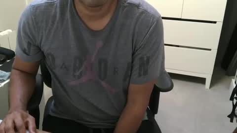 Snapshot of joeshades21 chatting on January 25, 9:15 am joeshades21 online show from January 25, 9:15 am