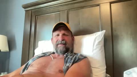 Snapshot of joestros chatting on October 8, 8:24 pm joestros online show from October 8, 8:24 pm