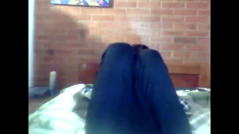 Snapshot of johan70nsexy chatting on October 24, 5:31 am johan70nsexy online show from October 24, 5:31 am