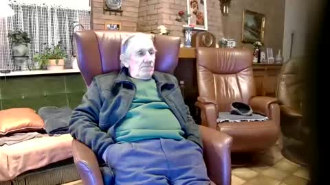 johan7 heet online show from December 9, 4:18 pm