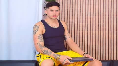 johan speitzer online show from April 11, 12:18 am