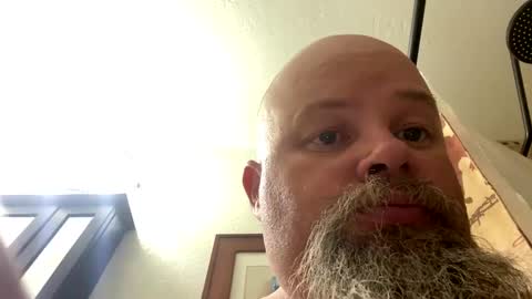 Snapshot of john40a chatting on January 7, 12:55 am John online show from January 7, 12:55 am