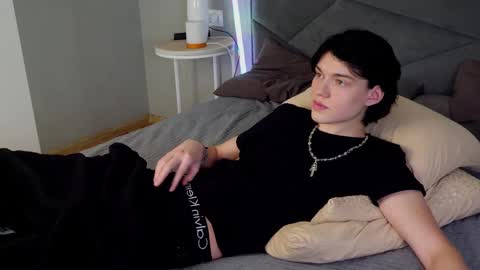 Snapshot of john_arthurs chatting on February 25, 4:53 pm John online show from February 25, 4:53 pm