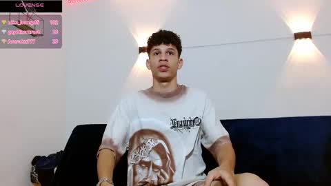 Snapshot of john_ssnow29 chatting on September 28, 10:30 pm john_ssnow29 online show from September 28, 10:30 pm