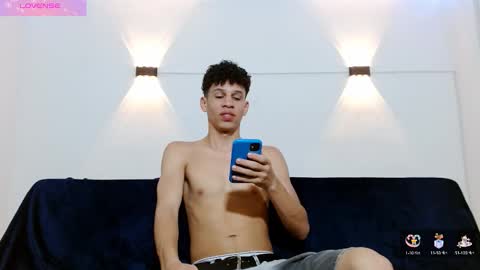 Snapshot of john_ssnow29 chatting on September 27, 3:59 am john_ssnow29 online show from September 27, 3:59 am