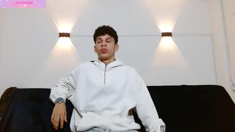 Snapshot of john_ssnow29 chatting on October 7, 2:48 am john_ssnow29 online show from October 7, 2:48 am