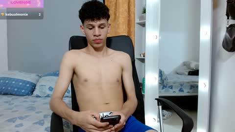 Snapshot of john_ssnow29 chatting on December 14, 7:14 pm john_ssnow29 online show from December 14, 7:14 pm