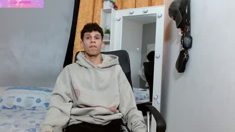 Snapshot of john_ssnow29 chatting on January 15, 9:51 pm john_ssnow29 online show from January 15, 9:51 pm