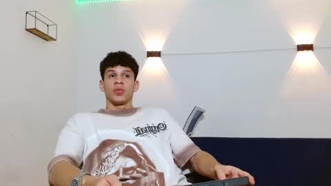 Snapshot of john_ssnow29 chatting on October 9, 8:52 am john_ssnow29 online show from October 9, 8:52 am