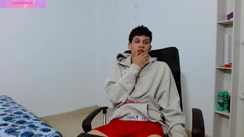 Snapshot of john_ssnow29 chatting on March 10, 10:34 pm john_ssnow29 online show from March 10, 10:34 pm