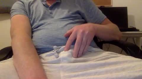 Snapshot of johnjerkof chatting on February 25, 9:13 pm johnjerkof online show from February 25, 9:13 pm