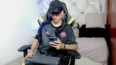 johnny_cagee online show from January 13, 3:33 am