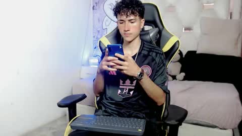 johnny_cagee online show from January 7, 4:06 am