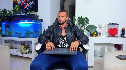 JOHNNY online show from November 8, 2:26 am