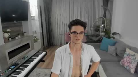 Johnny k. online show from August 4, 6:45 pm