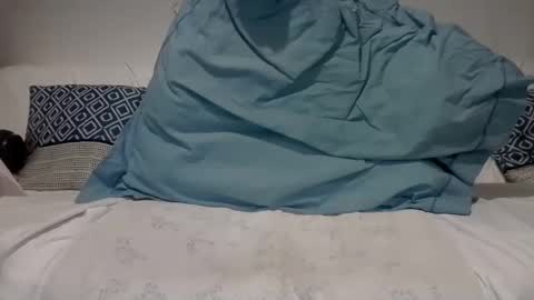 Snapshot of johnrossignol chatting on January 25, 9:04 pm johnrossignol online show from January 25, 9:04 pm