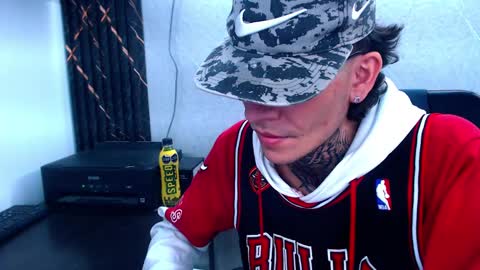 johnsonisaac94  online show from February 6, 6:08 am