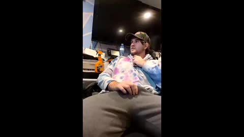 jolisky online show from March 25, 2:32 pm