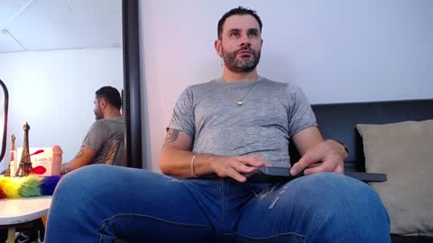 Snapshot of jonas_beard1 chatting on December 4, 8:29 pm  JONAS BEARD  online show from December 4, 8:29 pm