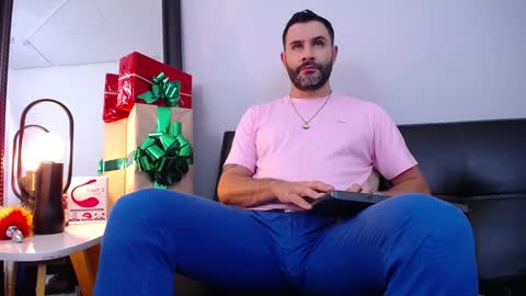 Snapshot of jonas_beard1 chatting on December 28, 12:36 pm  JONAS BEARD  online show from December 28, 12:36 pm