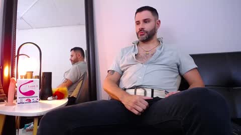 Snapshot of jonas_beard1 chatting on January 13, 8:04 pm  JONAS BEARD  online show from January 13, 8:04 pm