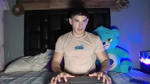 jonathancast08 online show from January 26, 1:58 pm