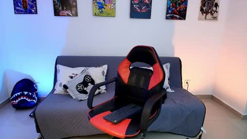 Instagram jonathanfit14 online show from April 17, 9:50 pm