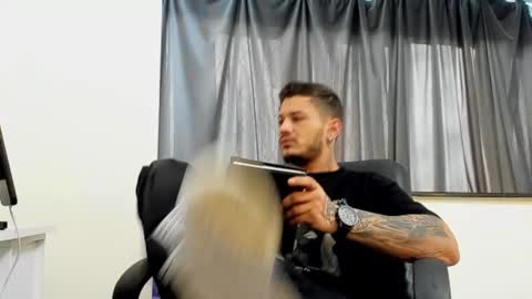 jonnyporn1 online show from January 8, 7:34 am